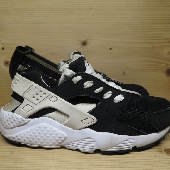 womens white nike huarache size 7